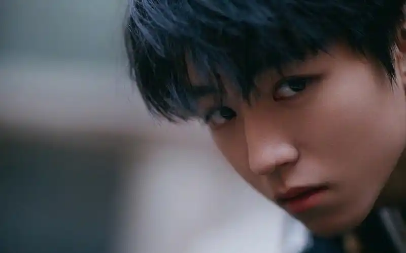 王俊凯帅气时尚写真壁纸最新王俊凯气质街拍