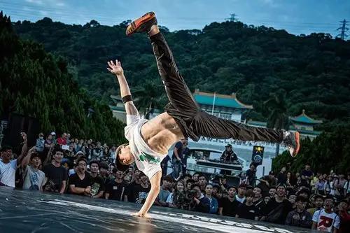 【2014年red bull bc one红牛街舞大赛亚太总决赛完整版】【2014年