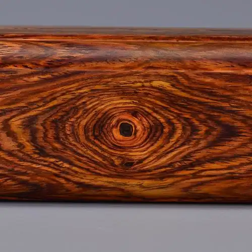 海南黄花梨已一斤10万(黄花梨称杆一般多少钱一根)