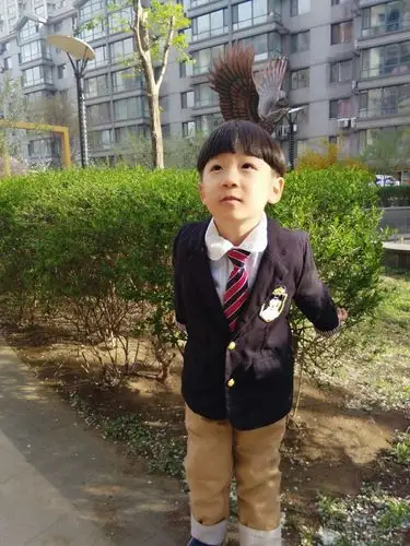 春暖花开的季节,迎来了宝宝四岁生日,祝愿宝贝健康快乐,爸爸妈妈爱你!