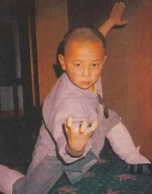 有种差距叫释小龙何洁分手,10多年后一个身价过亿,一个捉襟见肘