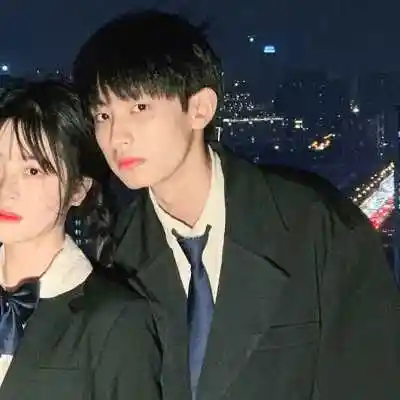 2021最火爆微信双人情头亲密相爱头像,情侣头像图片-回车桌面