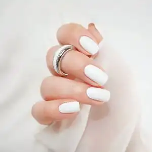 美国白色指甲油图片