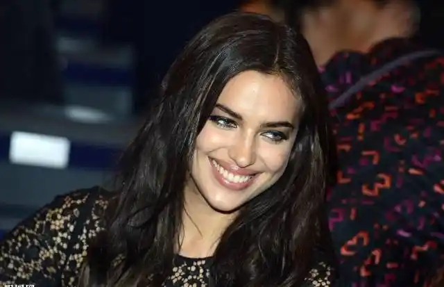 7大世界足球巨星的妻子美貌大比拼 谁最美?