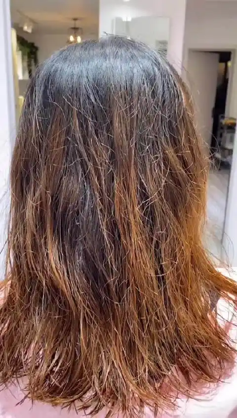 适合:自然卷,沙性发质,干枯毛躁的发质,烫焦和漂过一系列的受损发质