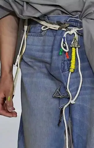 好物| 选对腰带,能为你的造型 10分!