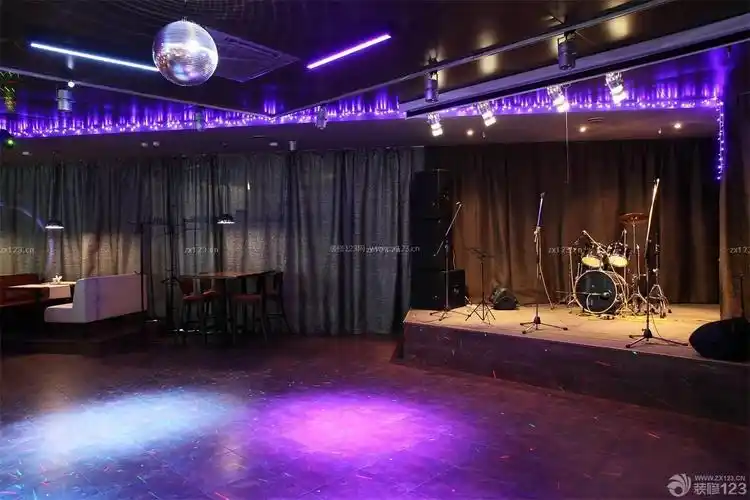 简单酒吧舞台装修图片欣赏_装信通网效果图