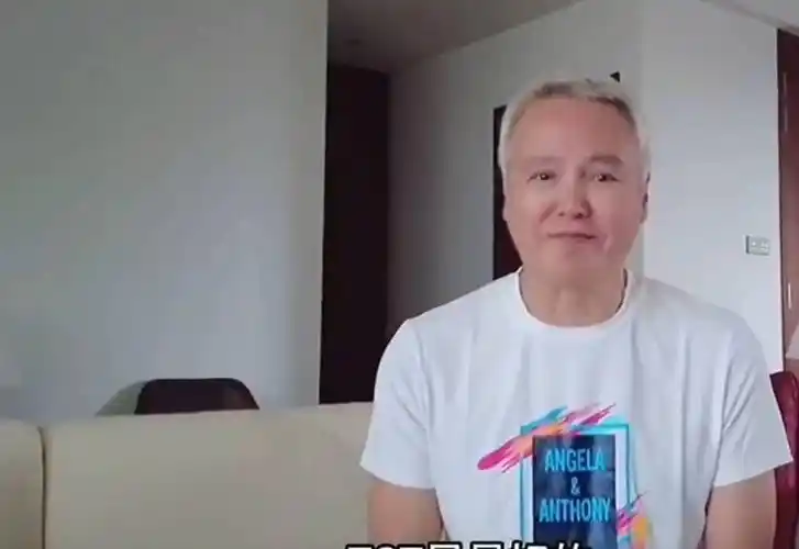 据相关消息称,96处房产已被封锁,张庭的丈夫林瑞阳也在社交媒体上要求