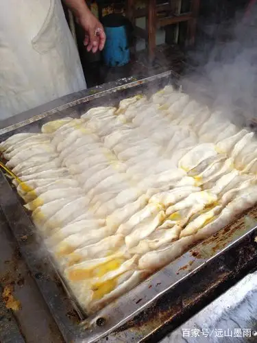 洛阳小街锅贴:一个入选了河南非物质文化遗产的当地美食,很好吃
