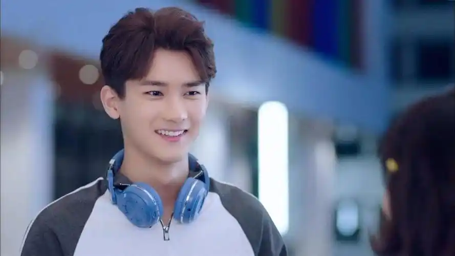 1熊梓淇:1992年6月6日出生于辽宁省铁岭市 ,中国内地影视男演员,流行