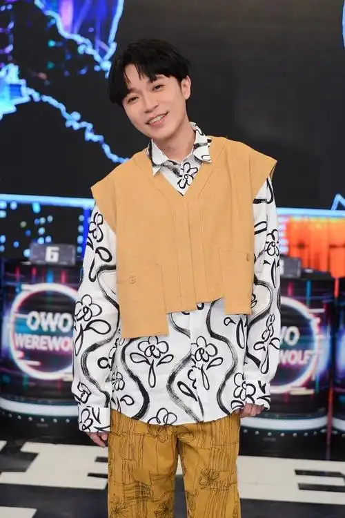 吴青峰新专辑结合「凹呜狼人杀」自嘲:中年就业大不易