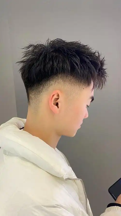 网易首页>网易号>正文申请入驻>立体感的男士发型,除了把头顶打造出