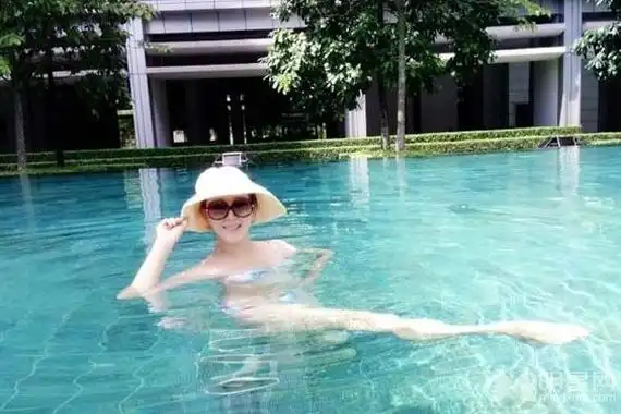 阔太女星胡静晒度假幸福美照 力破婚变传闻_技点网