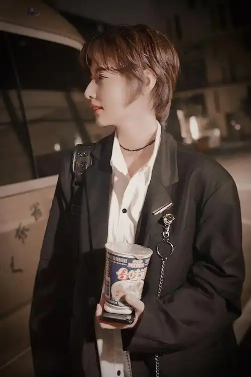 观秀组周末安利有感赵粤短发多图预警