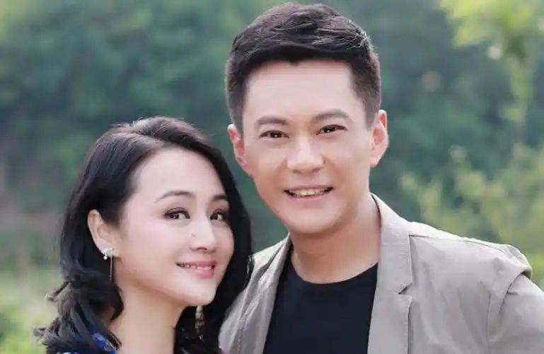 曹颖当年"下嫁"不被看好,生子后曾被丈夫"赶出"家门