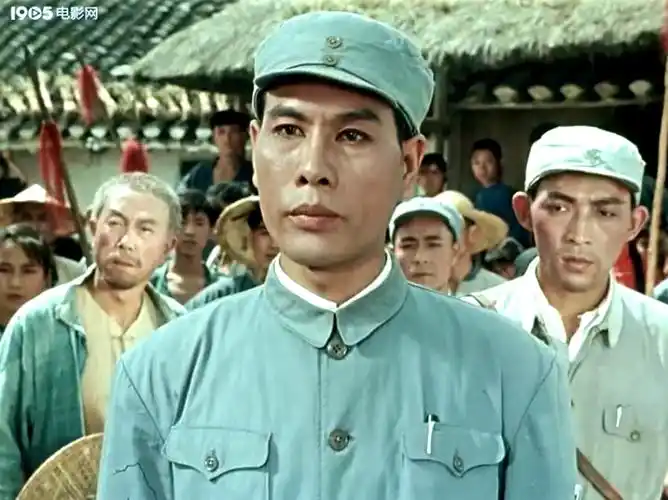 他在《东进序曲》有台词"要猛要吹冲锋号",《佩剑将军》演刘峙