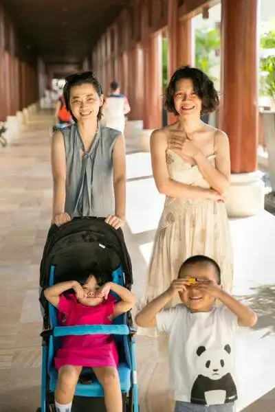 闺蜜情深刘琳晒照为梅婷庆生我们依旧如初