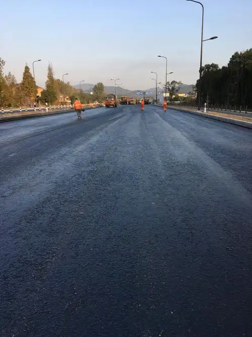 沥青路面精细化施工控制