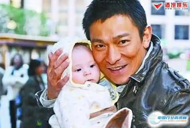 刘德华几个孩子_刘德华第二个孩子是女儿还是儿子