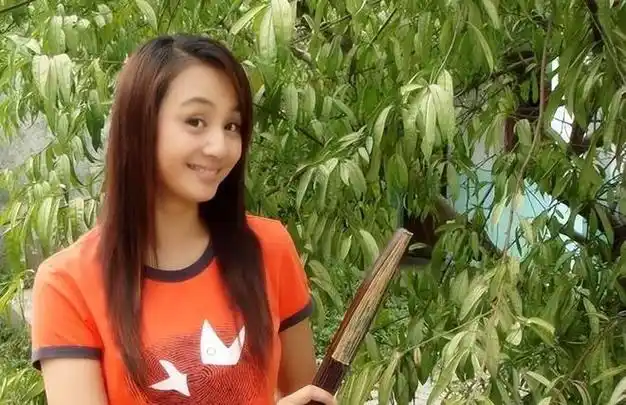 就在李咏去世后央视名嘴曹颖也传出坏消息深夜晒出病床照