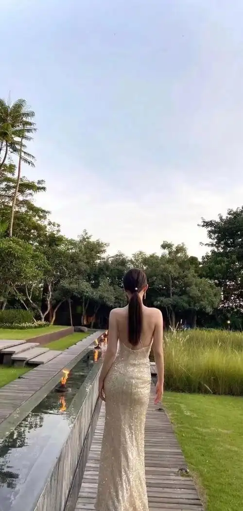 有没有好身材的壁纸啊不是明星的那种让人一看就想减肥的那种有腰有腿