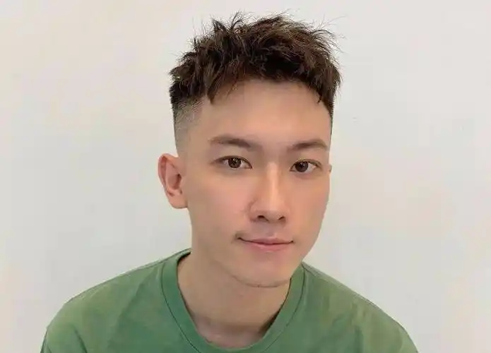 男生流行这几款发型,每一款都很帅