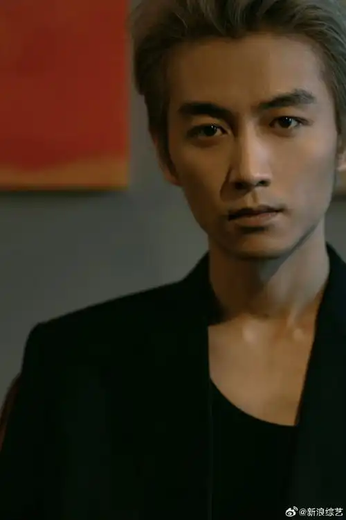 出图了##2023爱奇艺尖叫之夜#@陈晓造型图释出,五官立体分明,帅气十足