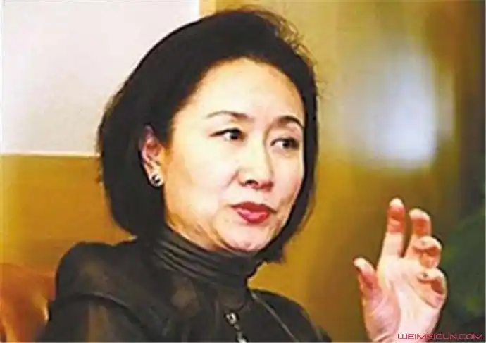 王冼平有几任老公 王冼平的现任老公是郎昆还是郭峰