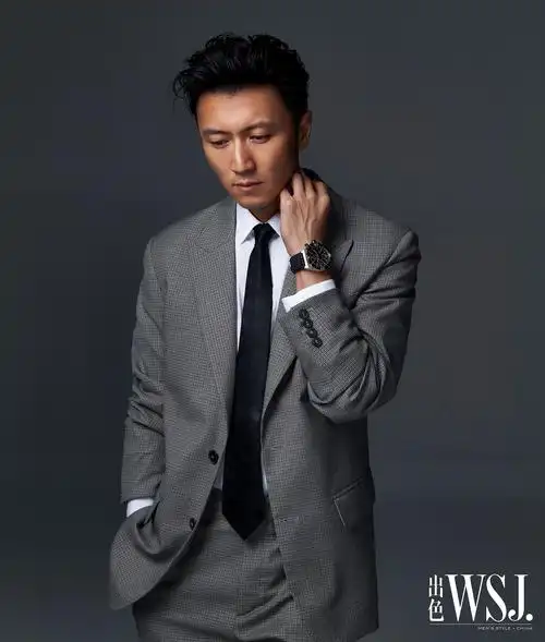 谢霆锋登封《出色wsj.》 眼神坚毅冷峻帅气