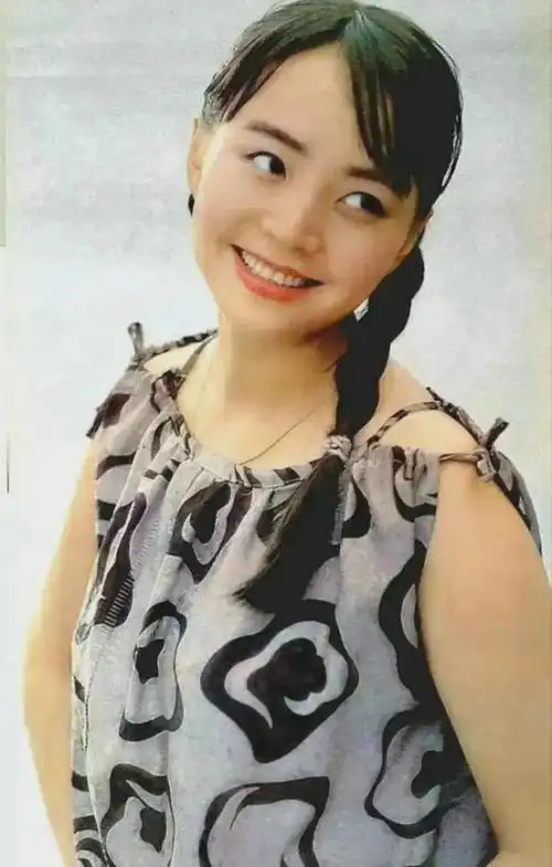 80年代,年轻时宋丹丹的照片,当时颜值丝毫不输如今的当红女星_网易