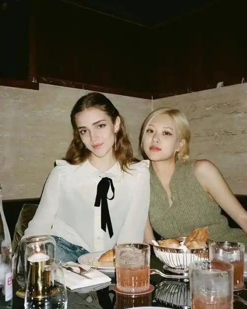 朴总和她的异国小女友#rose  #blackpink