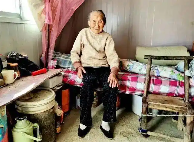 孝昌百岁"三寸金莲"老太太不仅耳聪目明,生活还能自理!