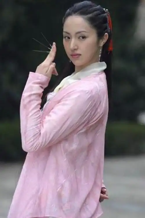 第六,董璇在《八大豪侠》中饰演的玉女神医扁素问