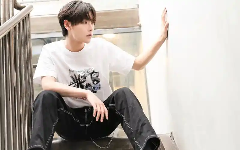 【肖宇梁】兔子宇航员