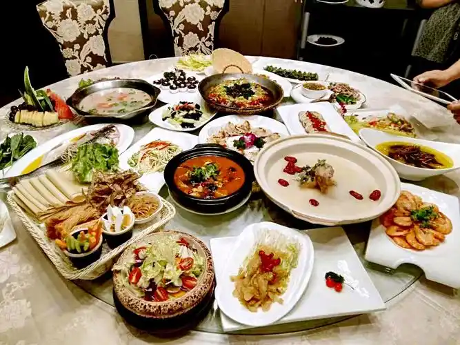 连云港市豪景花园酒店——婚庆宴会家庭聚餐首选