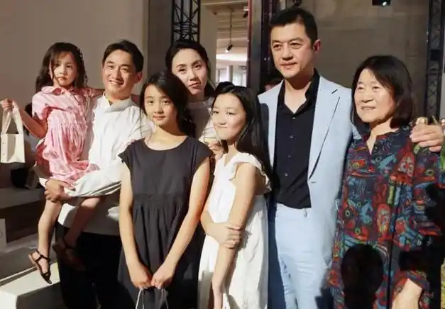 17岁李嫣现状曝光整掉兔唇后美出新高神似年轻时的王菲