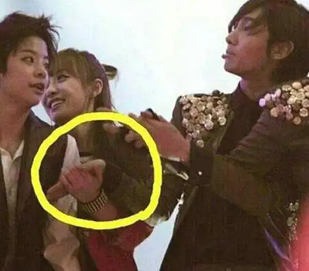 宋茜和昌珉_昌珉宋茜_宋茜喝醉昌珉背她照片