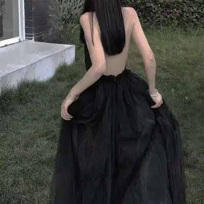 女生头像真人霸气黑色不露头的 像小鸟一样在天上飞的感觉 - 女生头像