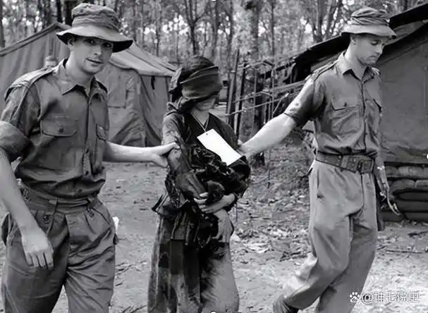 对越反击战中,我军战士被俘后会经历什么?"海豹人"真的存在吗