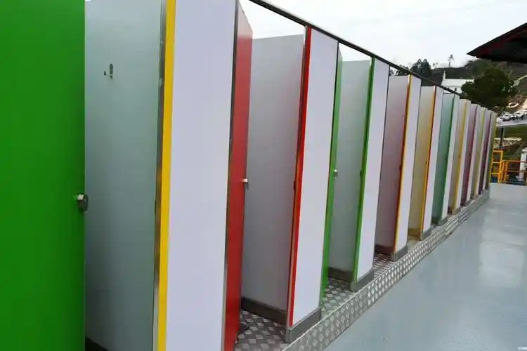 不分男女重庆街头现无性别公厕