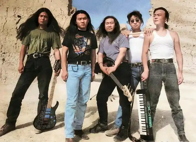 至今有36年历史的黑豹乐队,经历了10任主唱