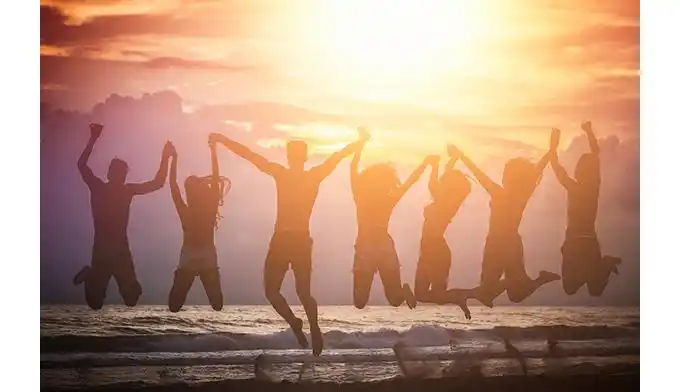 《金色年华》系列"再见"青春