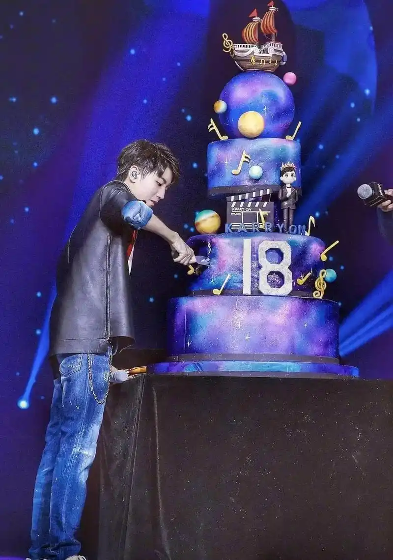 转眼间,他还有两天就到法定年龄了#王俊凯 #顾希凯是傻der - 抖音