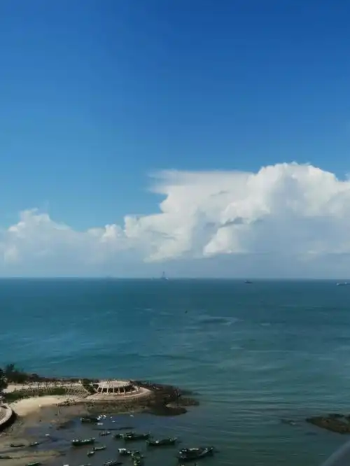 海陵岛的碧海蓝天