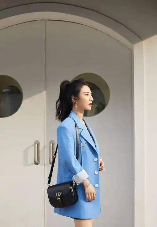 继参加综艺后,薇娅又携手迪奥拍大片,气场强大不输一线明星_感觉_照片