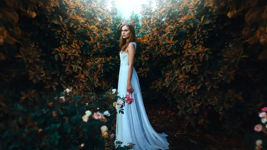 壁纸 白色礼服女孩在庭院,皇冠 1920x1200 hd 高清壁纸, 图片, 照片