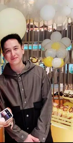 汤臣集团公子汤珈铖,父亲去世留上海133套房,如今一套市值2亿