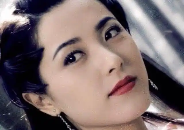 冲冲冲! 我们曾黎姐姐从年轻美到现在每一个阶段都是美丽的不同体现!