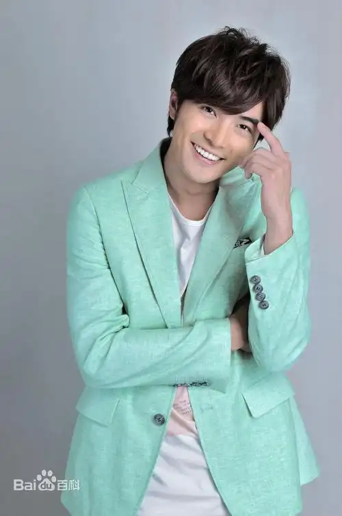 贺军翔万圣节发文曾经的偶像剧王子变了