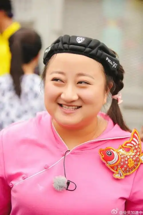 ""唉,小红花!"萌死了~ @臧洪娜 感谢特约摄影师:@李小月mooncake